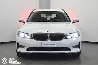 BMW 330e xDrive Touring Business Advantage
